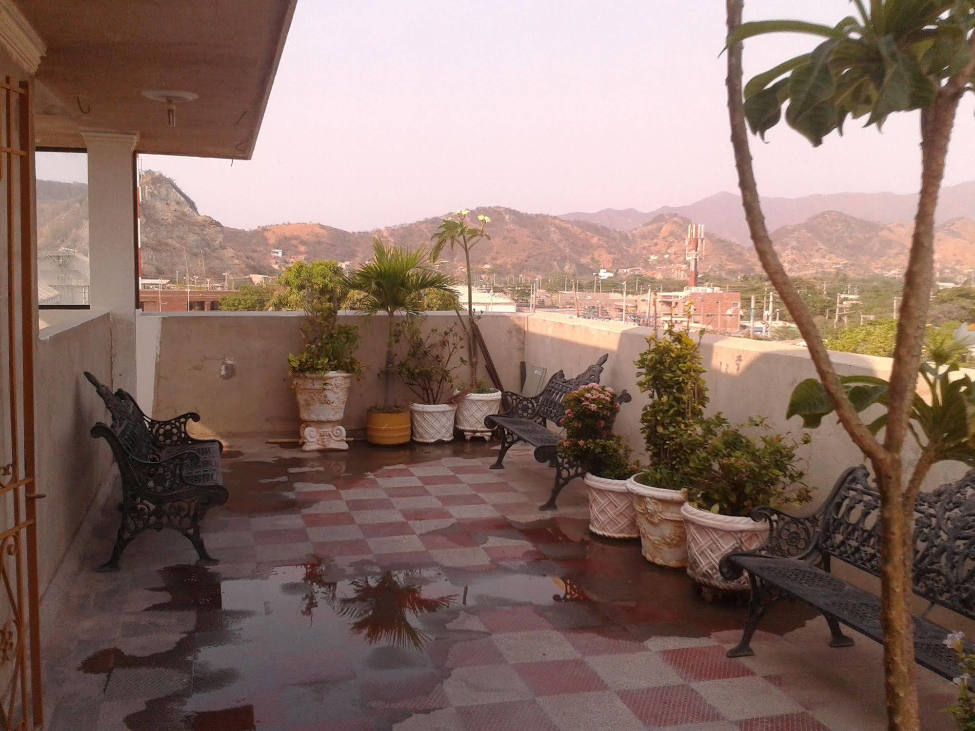Hospederia Casa Familiar Hotel Santa Marta  Exterior photo